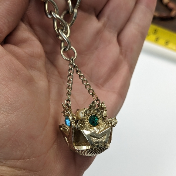 VTG SILVER TONE CROWN W/ RHINESTONES & FAUX PEARL DANGLE CHARM BRACELET - Picture 7 of 14